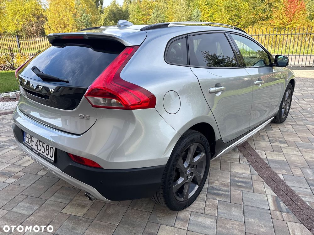 Volvo V40 Cross Country - 8
