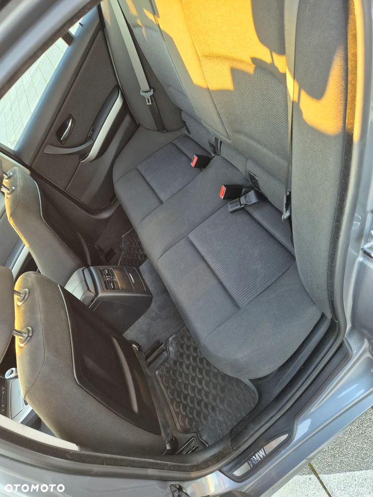 BMW Seria 3 320i - 11