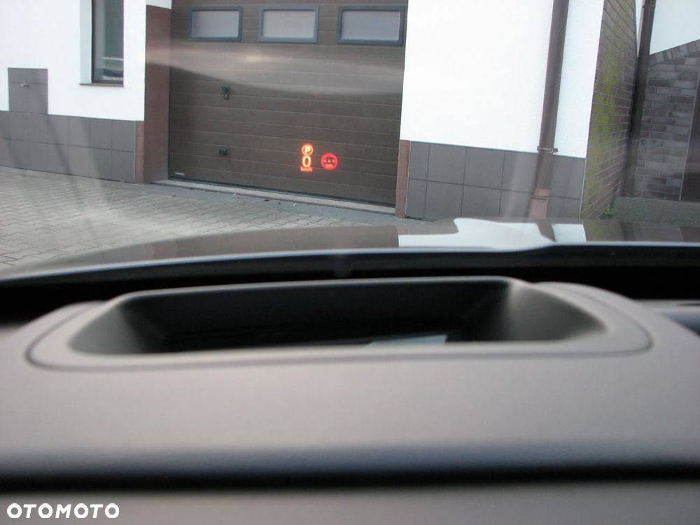 Jaguar XE 20d R-Sport - 31