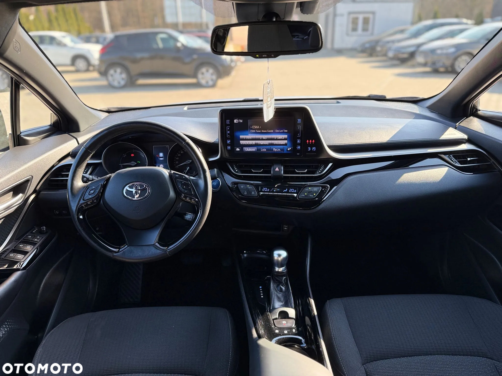Toyota C-HR 1.8 Hybrid Team Deutschland - 16