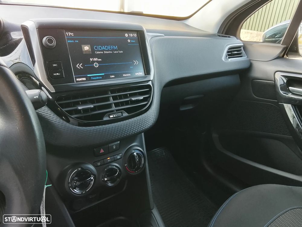 Peugeot 208 1.6 BlueHDi Style - 9