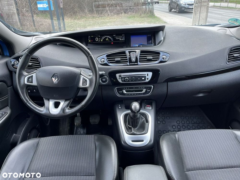 Renault Grand Scenic - 12