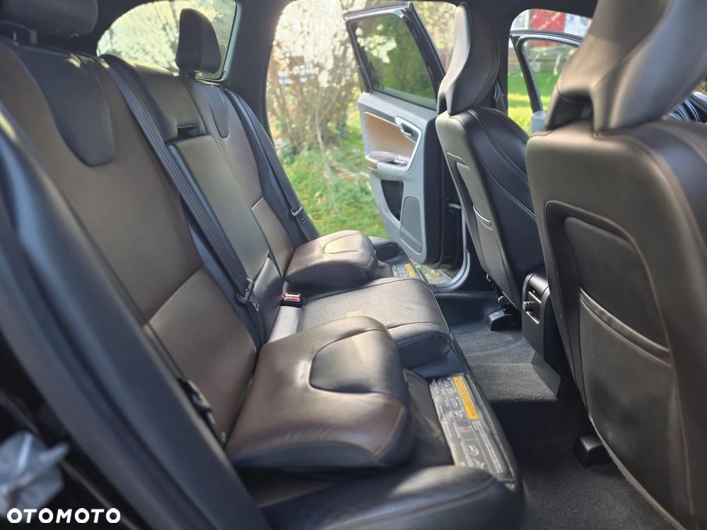 Volvo XC 60 D4 AWD Summum - 12