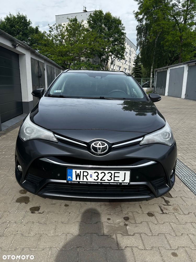 Toyota Avensis 2.0 D-4D Prestige - 2