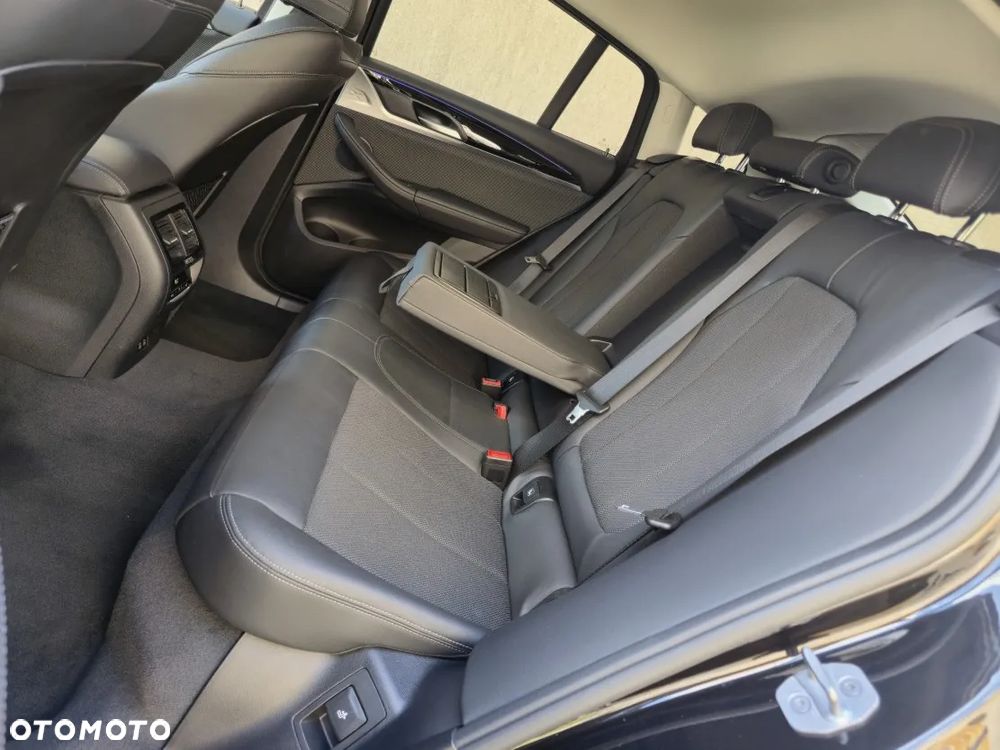 BMW X4 xDrive20d xLine sport - 10