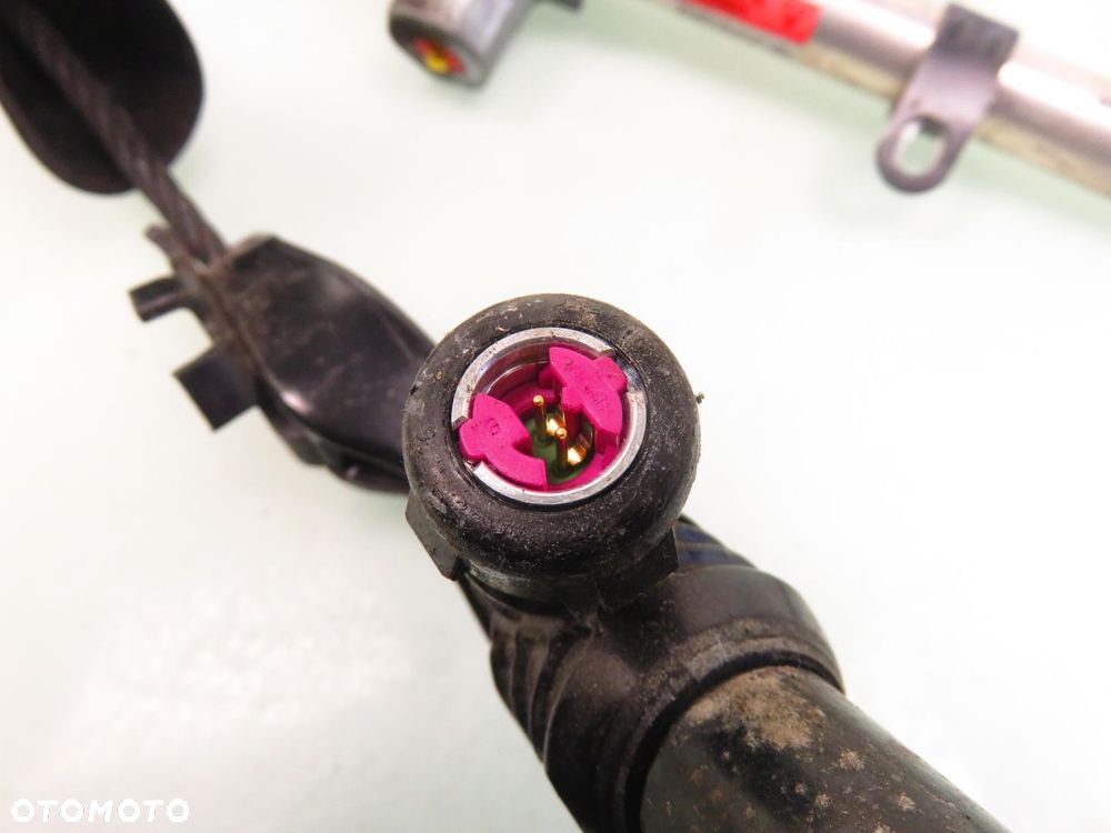 PAS LEWY PRZEDNI VOLVO V50 (MW) - 2