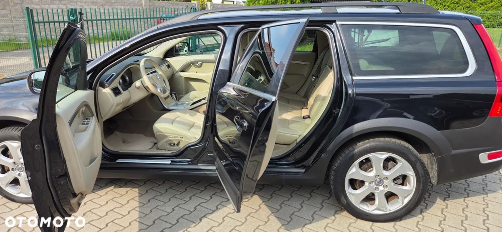 Volvo XC 70 D5 AWD Momentum - 10