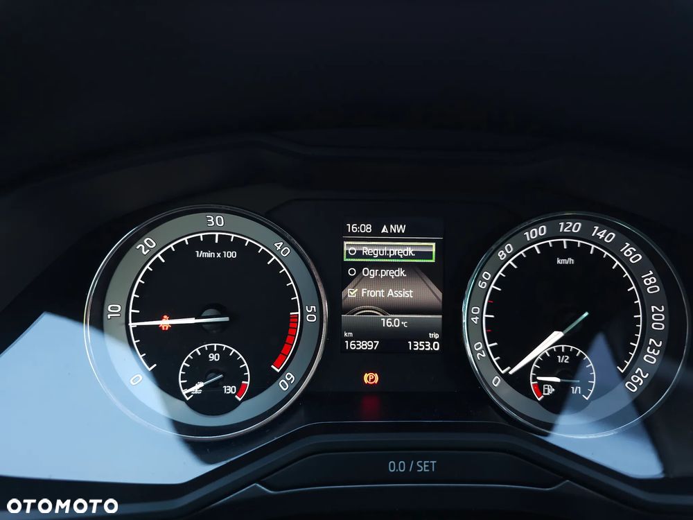 Skoda Superb 2.0 TDI Style - 28