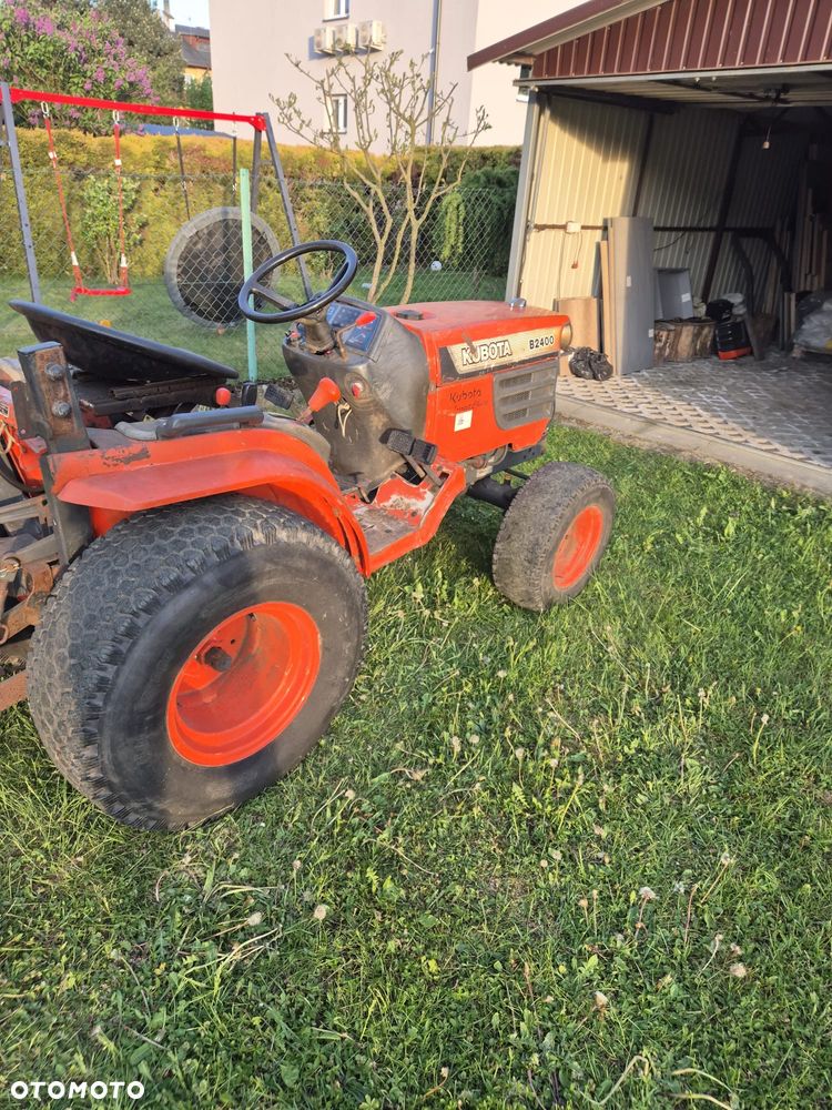 Kubota B2400 - 3