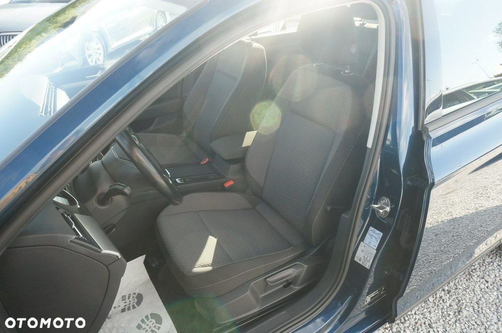 Volkswagen Passat - 22