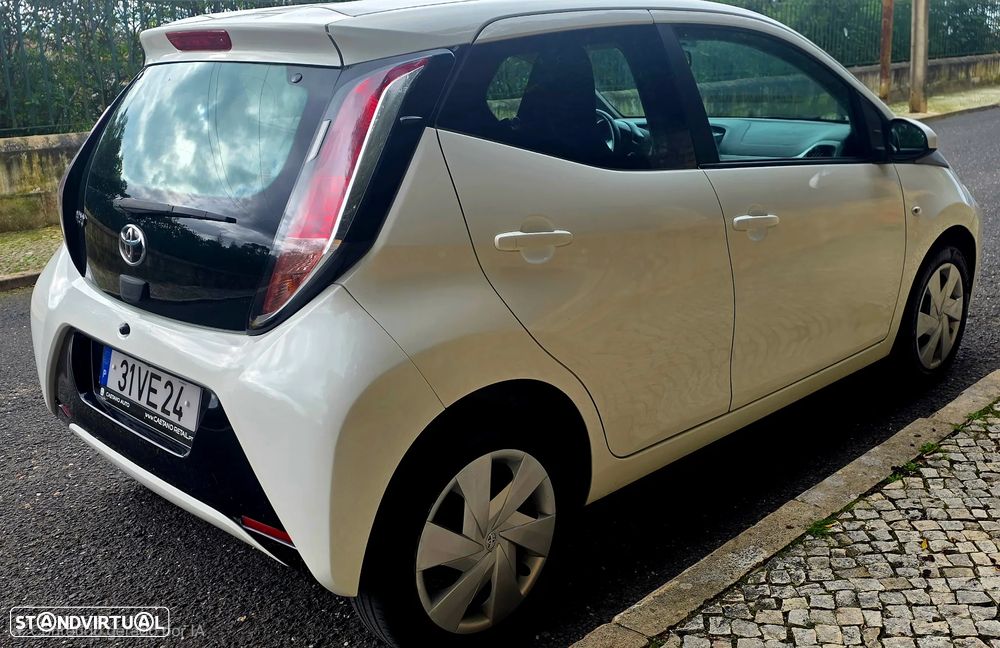 Toyota Aygo 1.0 X-Play Plus - 3
