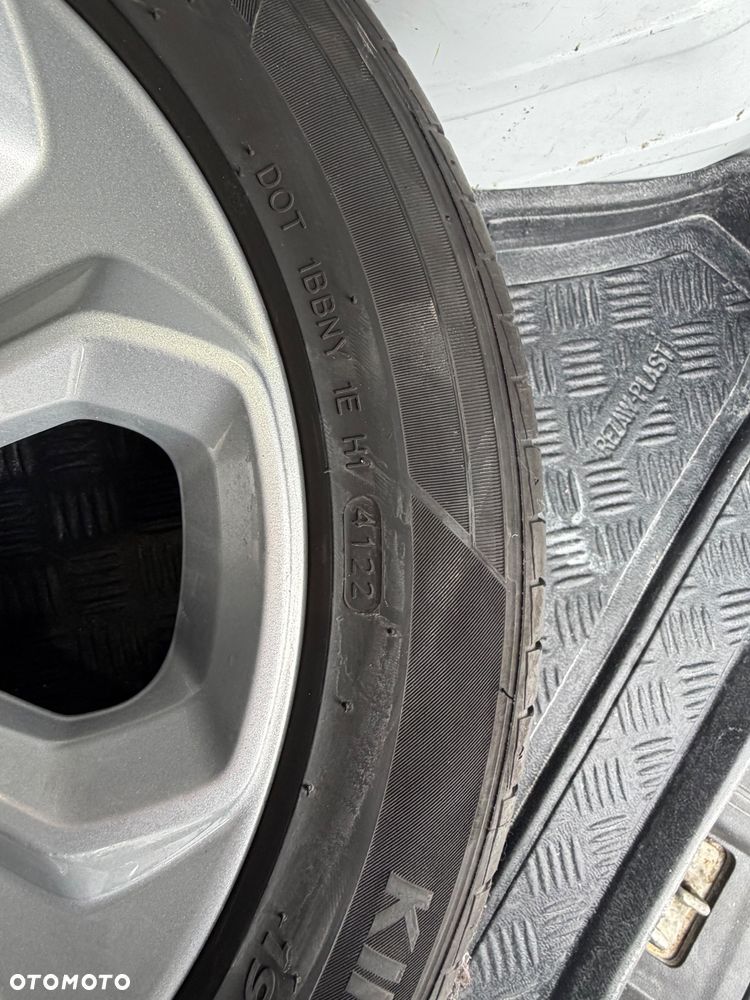 Ford Transit Courier - 16