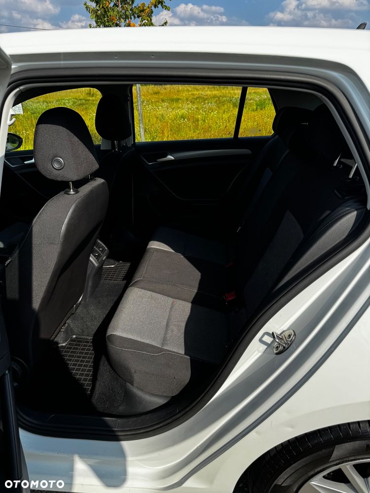 Volkswagen Golf - 9