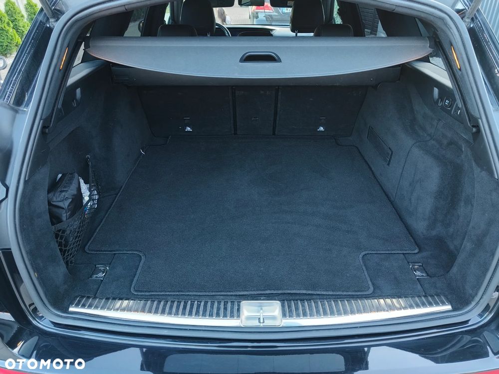 Mercedes-Benz Klasa E 220 d 4-Matic 9G-TRONIC - 25