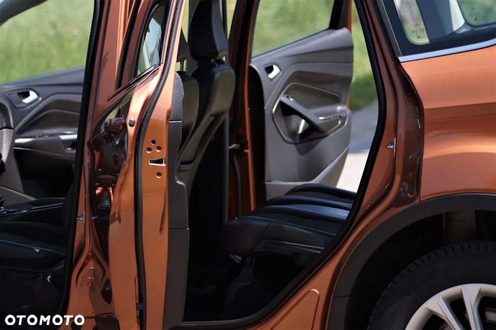 Ford Kuga - 32