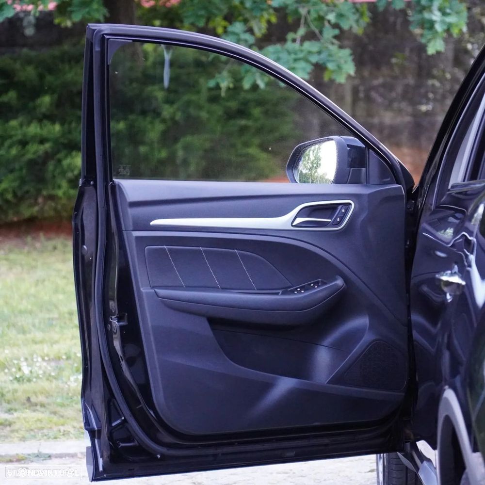 MG ZS EV 44.5 kWh Luxury - 37