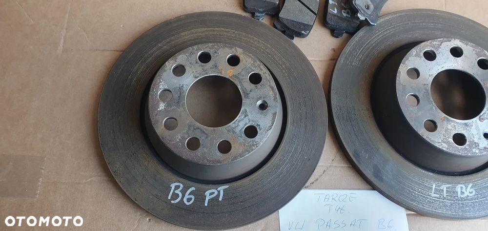 Tarcze hamulcowe tył tylne klocki VW Passat B6 - 2
