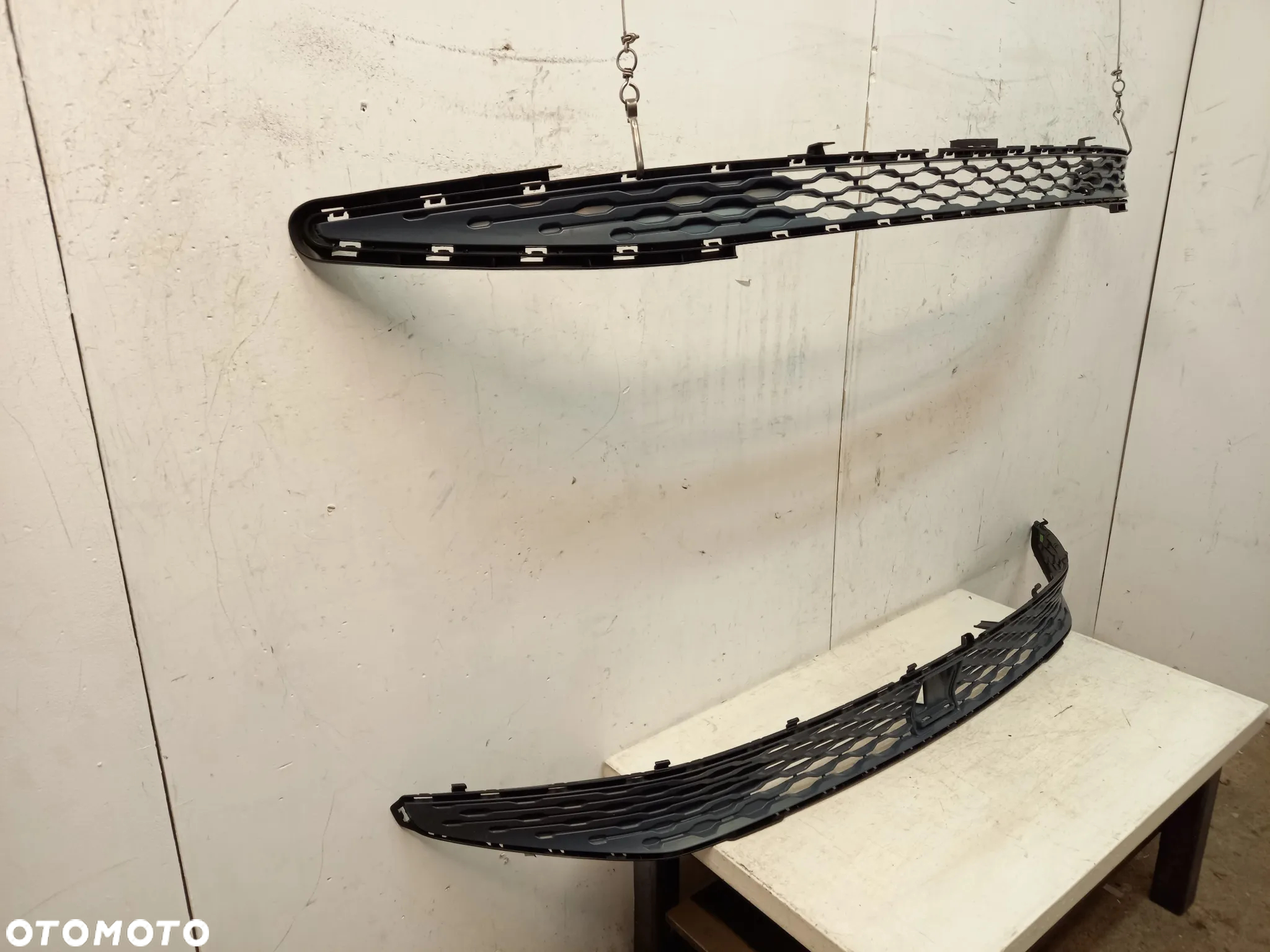 Vw T7 Multivan 7T0 kratka atrapa kratki srodkowa gora doł Nowe OEM - 3