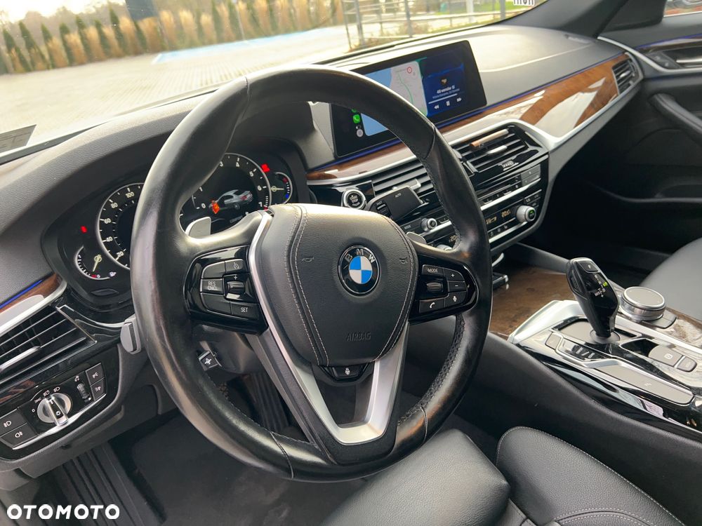 BMW Seria 5 530i xDrive GPF Sport Line sport - 13