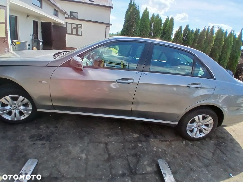 Mercedes E-Kl W212 2.2 CDI  Lakier 792 Maska drzwi zderzak błotnik  klapa  felgi zawieszenie - 5