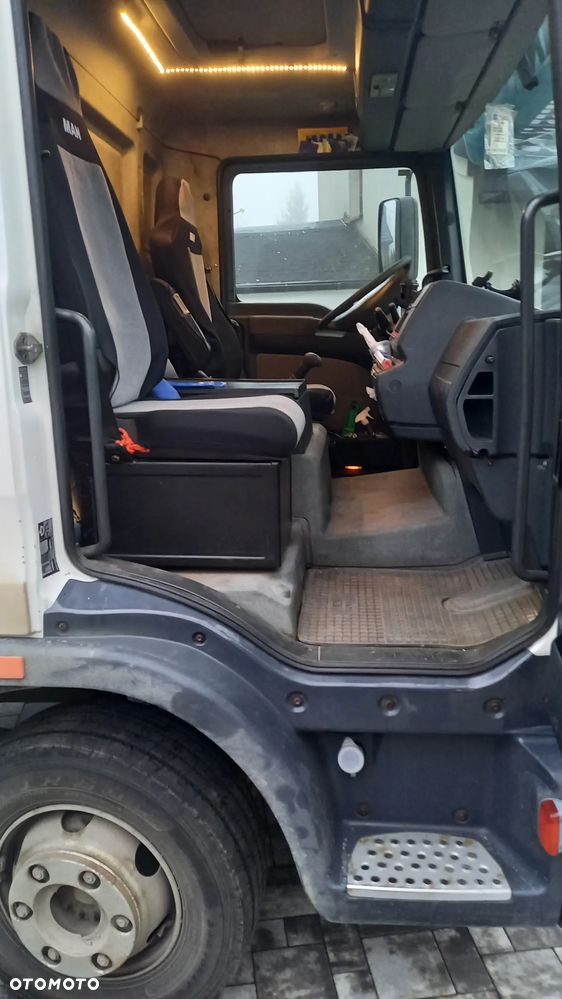 MAN TGL 12.180 4X2 BL - 9