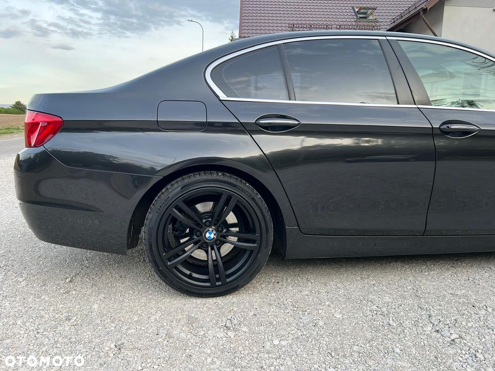 BMW Seria 5 525d - 8