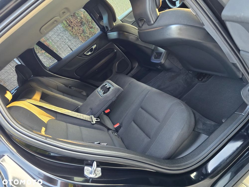 Volvo V60 - 25