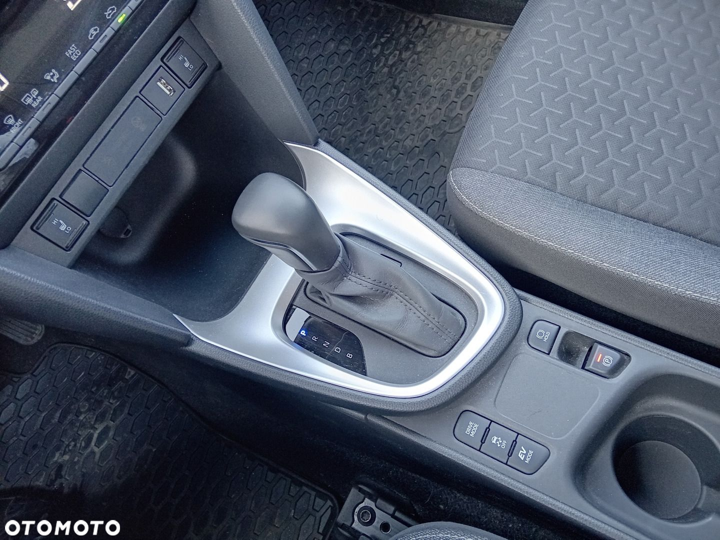 Toyota Yaris Cross - 18