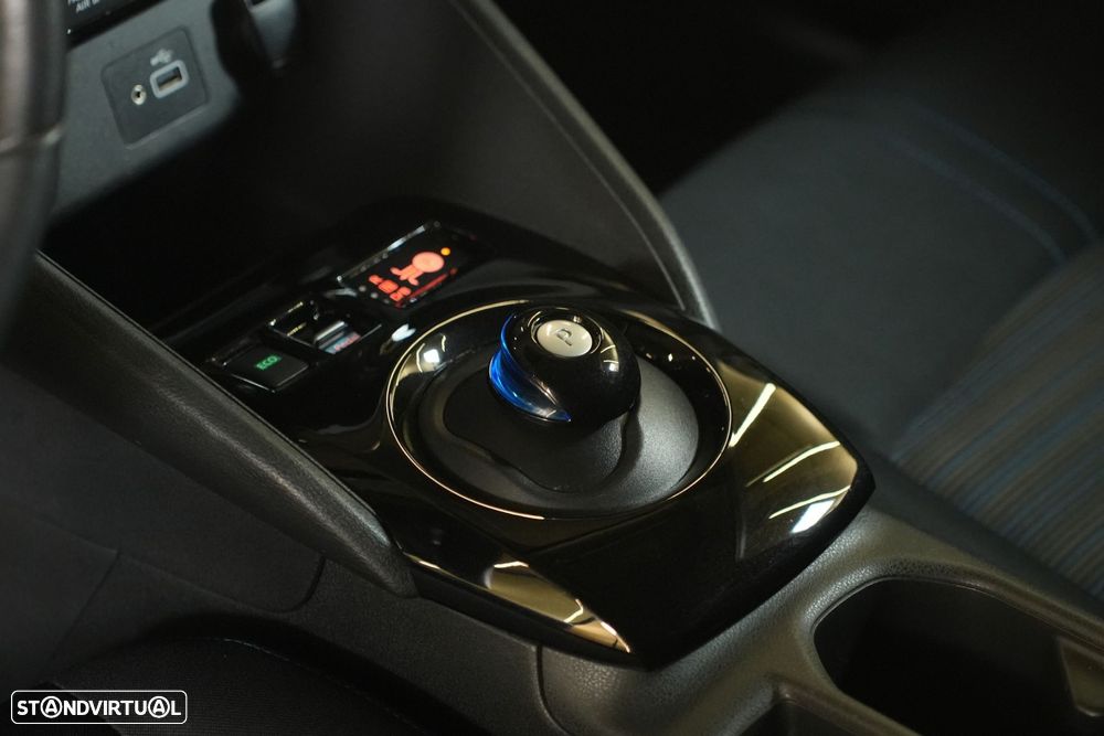 Nissan Leaf N-Connecta - 24