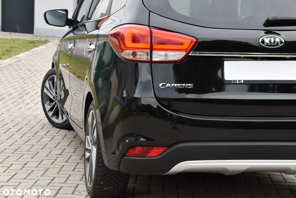 Kia Carens - 11