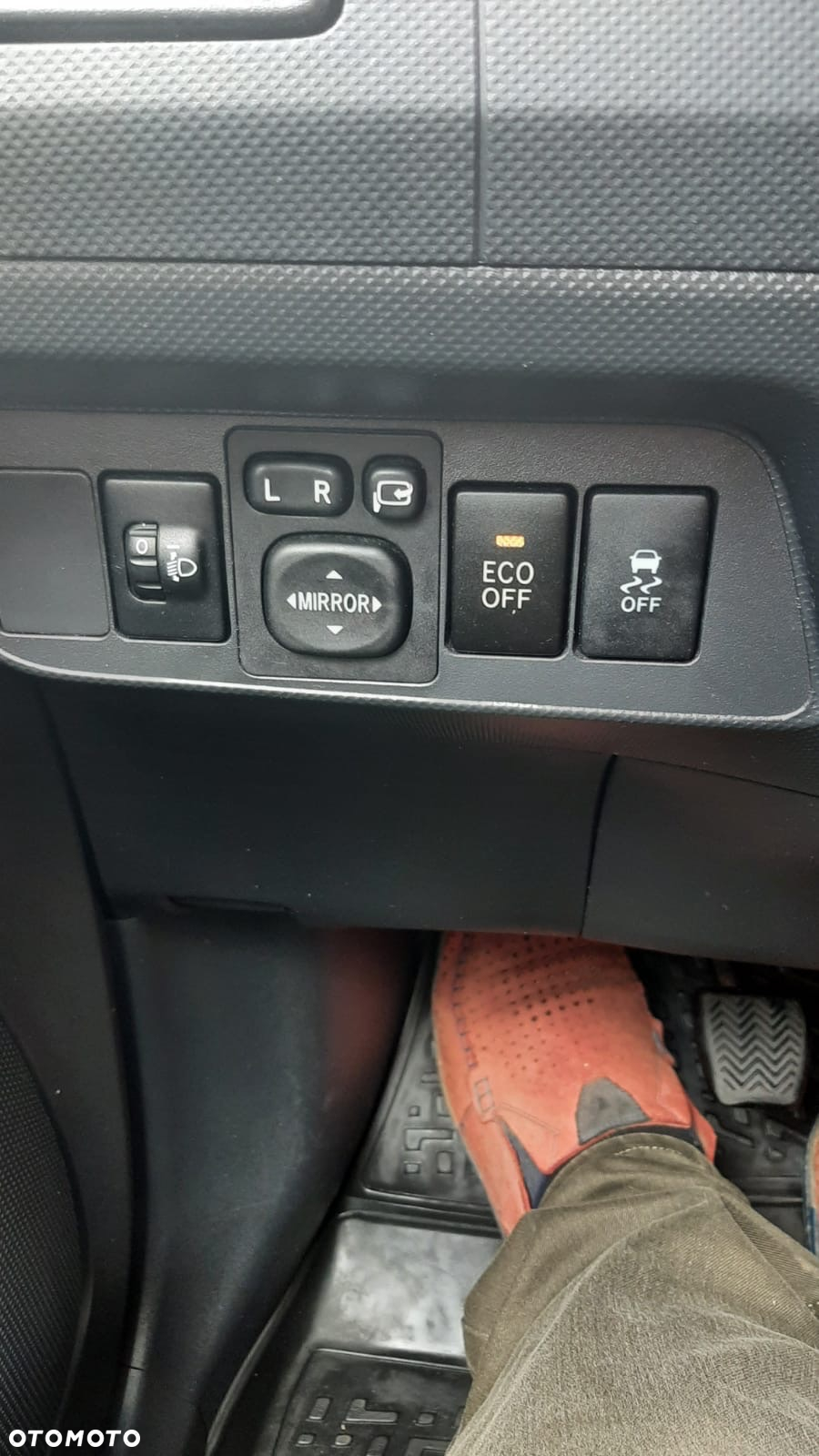 Toyota Auris 1.33 Dual-VVT-i Cool - 20