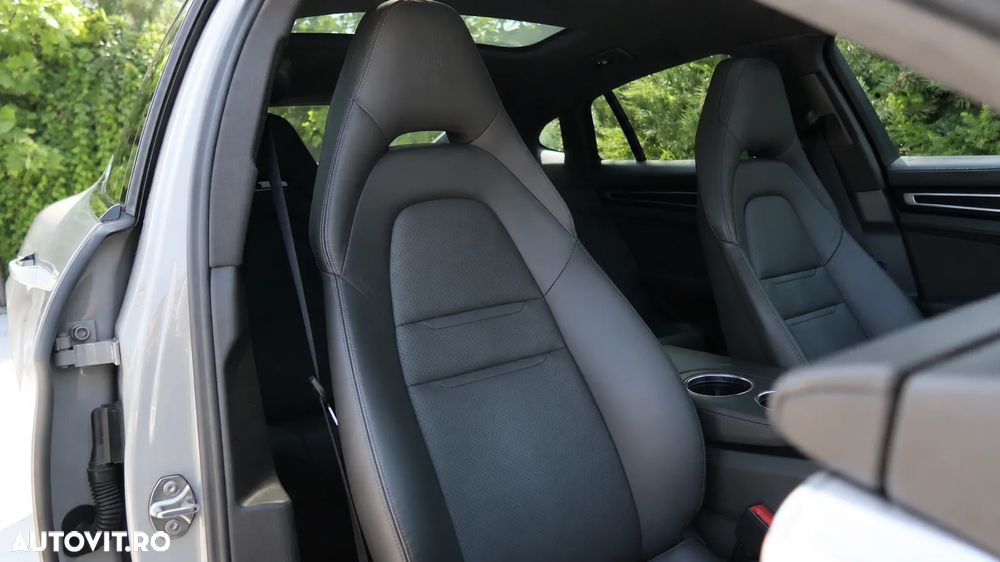 Porsche Panamera 4 E-Hybrid Platinum Edition - 12