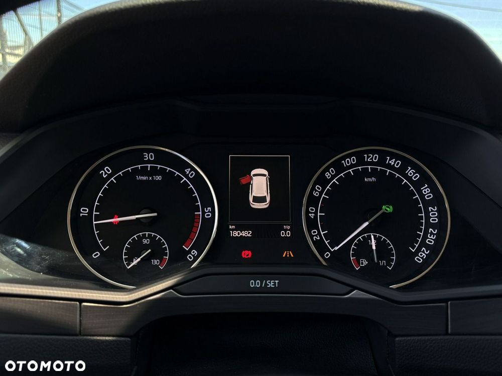 Skoda Superb 2.0 TDI Sportline DSG - 18
