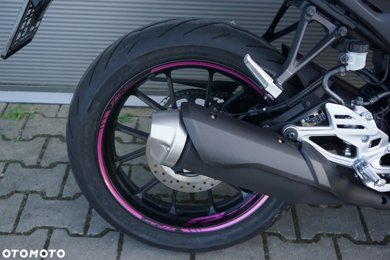 Yamaha YZF - 6