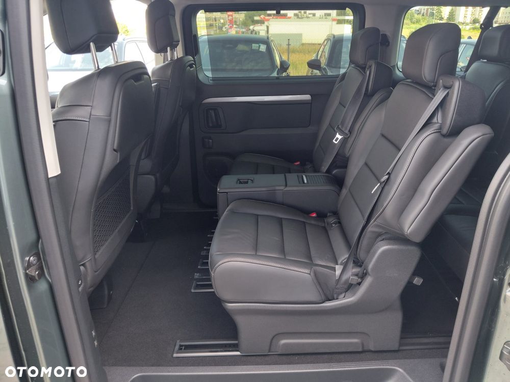 Peugeot Traveller 2.2 BlueHDi Long Business EAT8 - 25