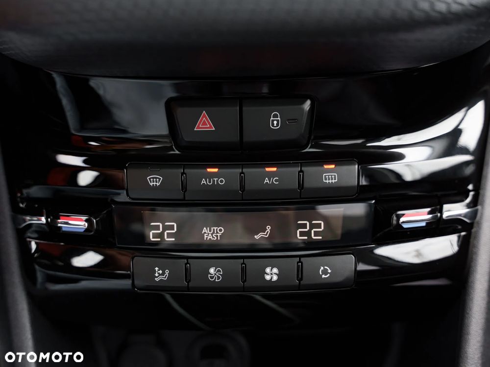 Peugeot 2008 BlueHDi 120 EAT6 Black Edition - 22