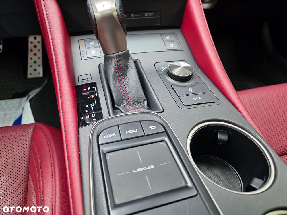 Lexus RC - 18