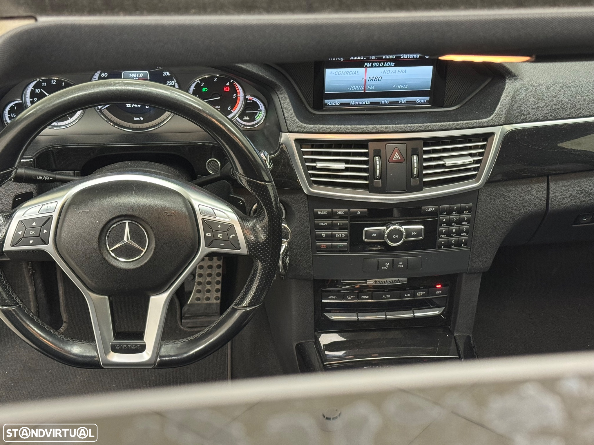 Mercedes-Benz E 300 Bluetec Hybrid Avantgarde - 39