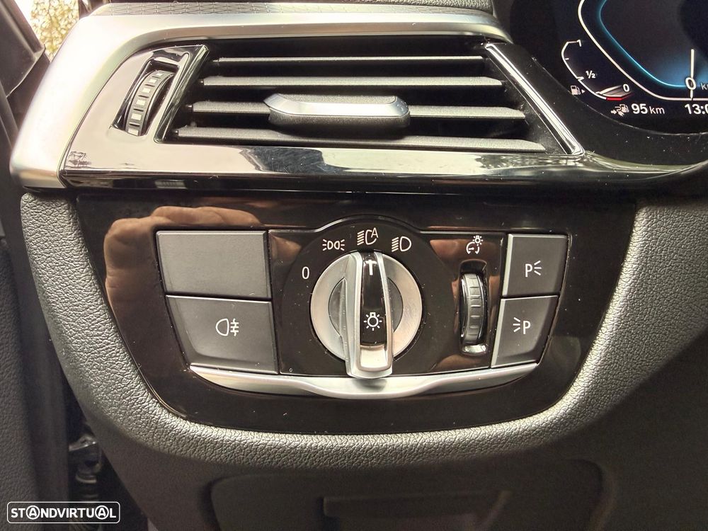 BMW 530 e Pack Desportivo M - 31