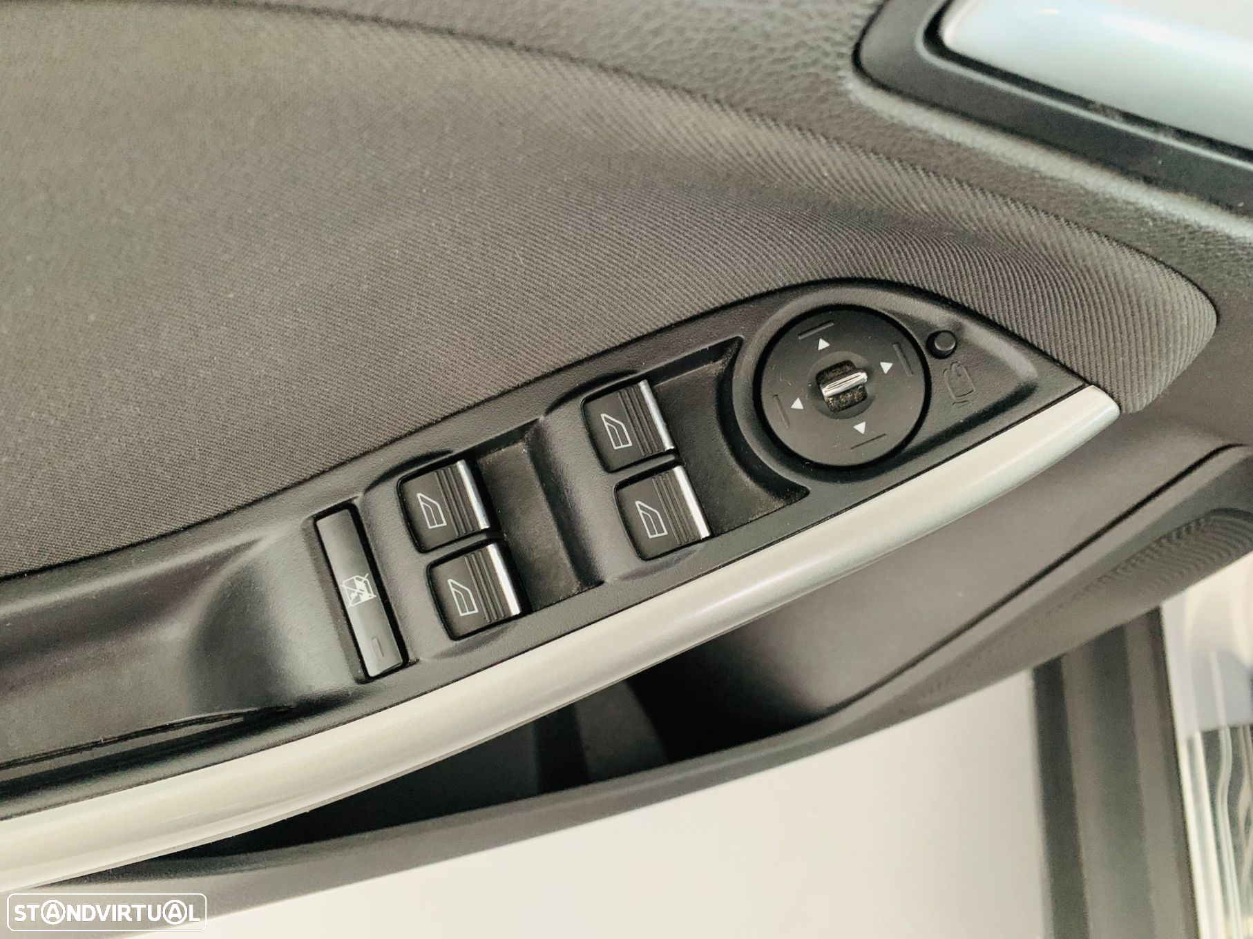 Ford Focus 1.0 EcoBoost S&S TITANIUM - 7