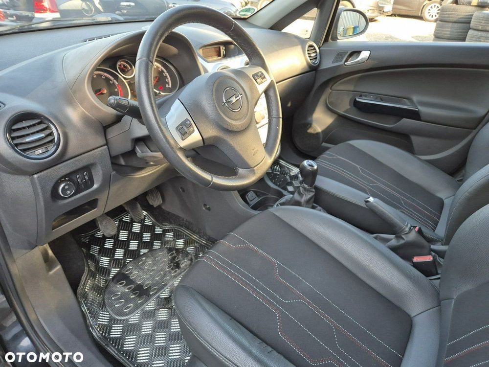 Opel Corsa 1.4 16V 150 Jahre - 12