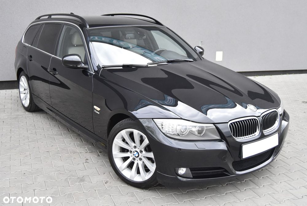 BMW Seria 3 325i xDrive Edition Exclusive - 7