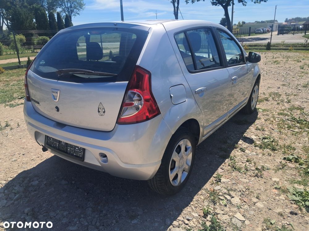 Dacia Sandero - 8