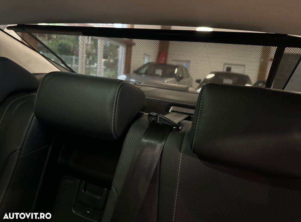 Lexus Seria ES 300h 2.5 TNGA HV 25H- 4X2 CVT Executive - 32