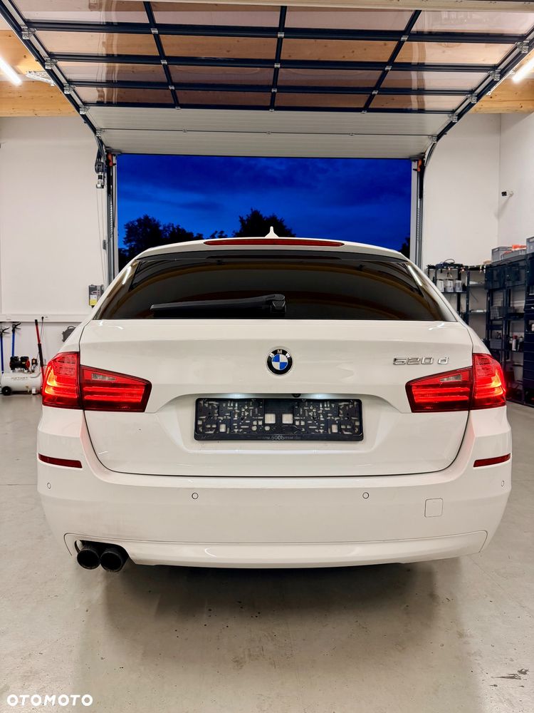 BMW Seria 5 520d - 5