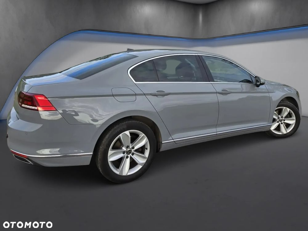 Volkswagen Passat 2.0 TDI EVO Elegance DSG - 5