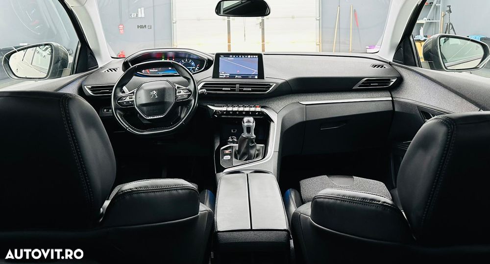 Peugeot 5008 PureTech 130 Stop & Start Allure Business-Paket - 7