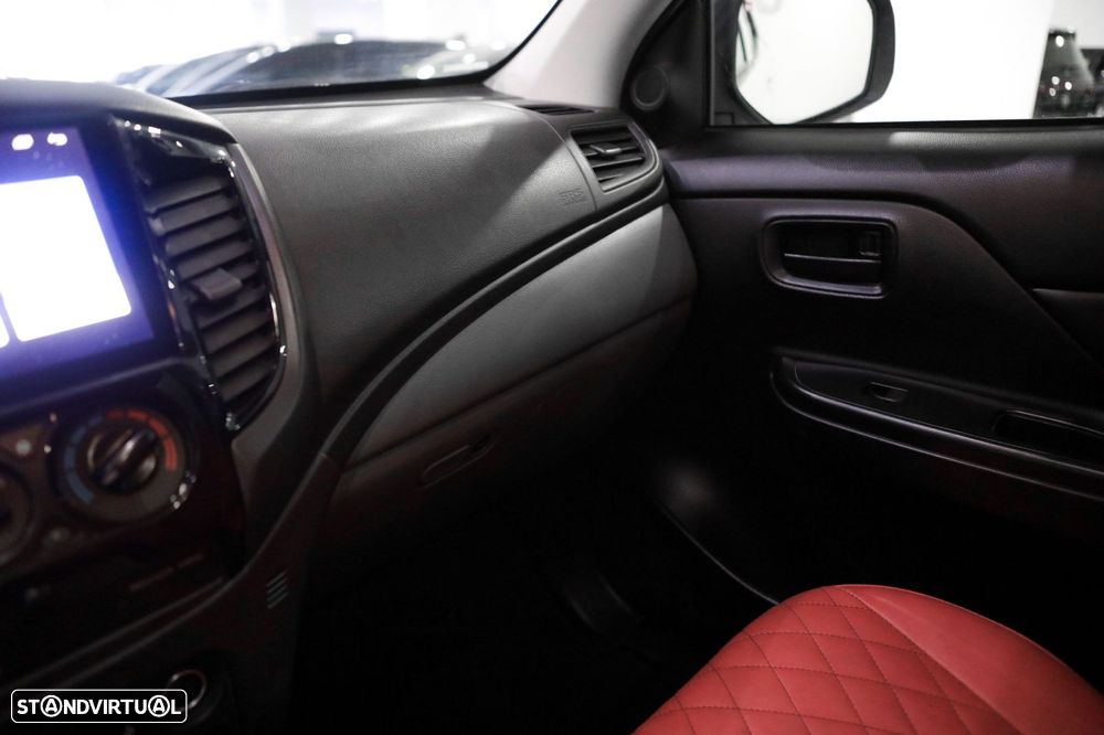 Mitsubishi L200 2.3 DI-D Strakar CD Intense 4WD - 29