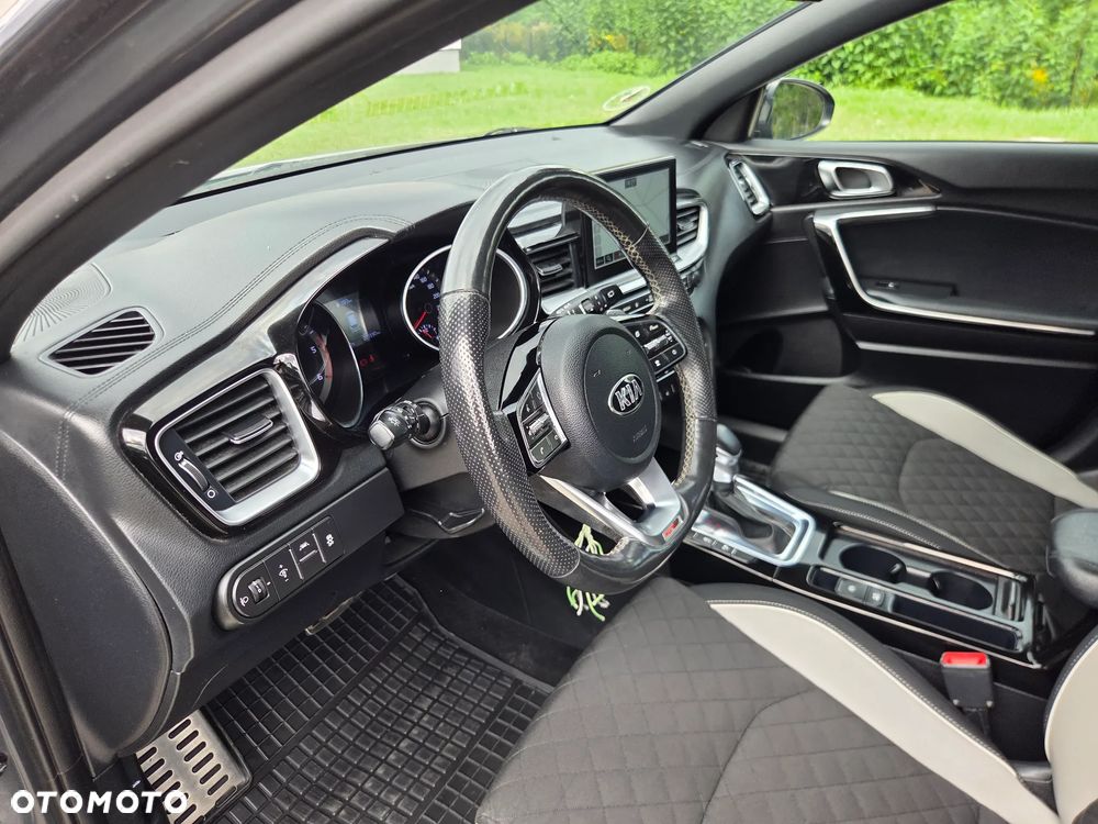Kia Ceed 1.6 CRDi DCT GT Line - 17
