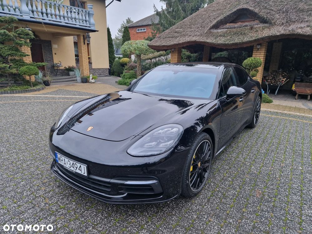 Porsche Panamera 4S - 4